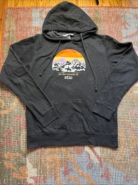Stio Women’s Graphic Hoodie Charcoal Gray Retro Mountain Sunset Sweatshirt M